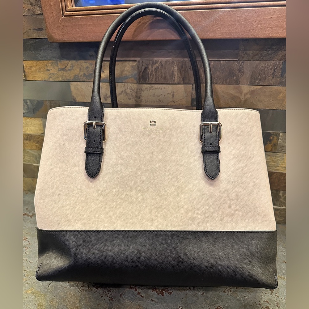 Kate Spade Cove Street Colorblock Airel Tote in the colorway Pumice/Black - Picture 3 of 16